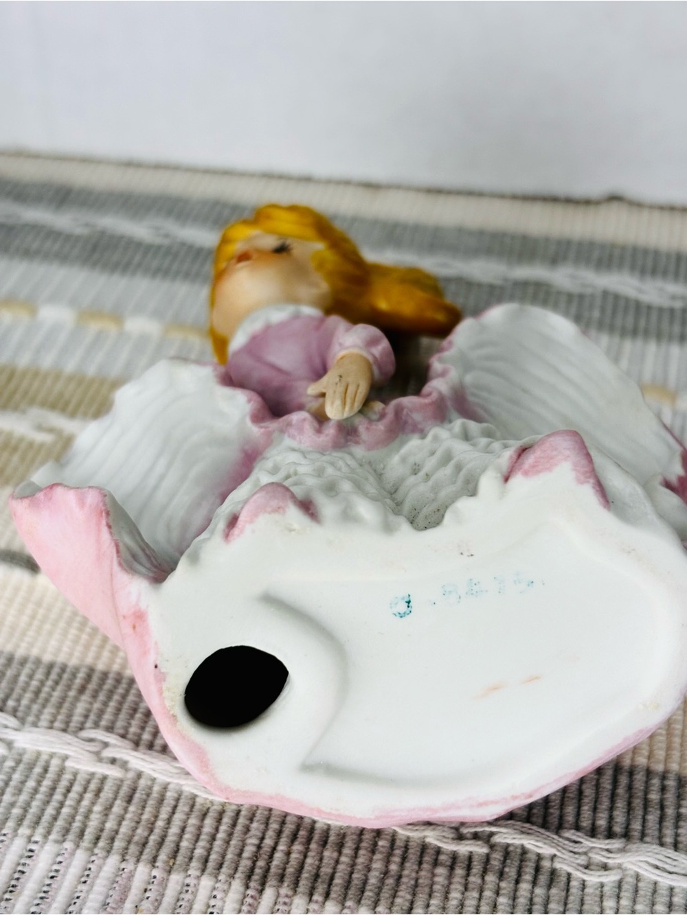 Vintage Ceramic Girl Figurine - Picture 4 of 5